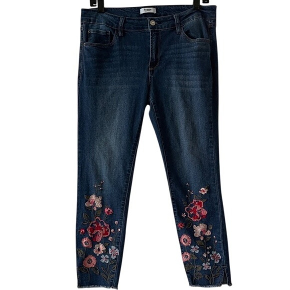 Kensie Cropped Ankle Jeans‎ Boho Floral Embroidery 8/29